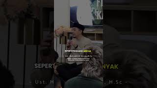 Carilah temen seperti pedagang minyak wangi . -Ust Muhammad Assad