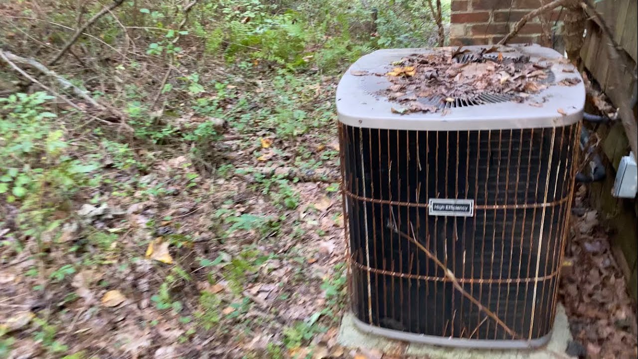 1989 Carrier Tech 2000 at an abandoned house