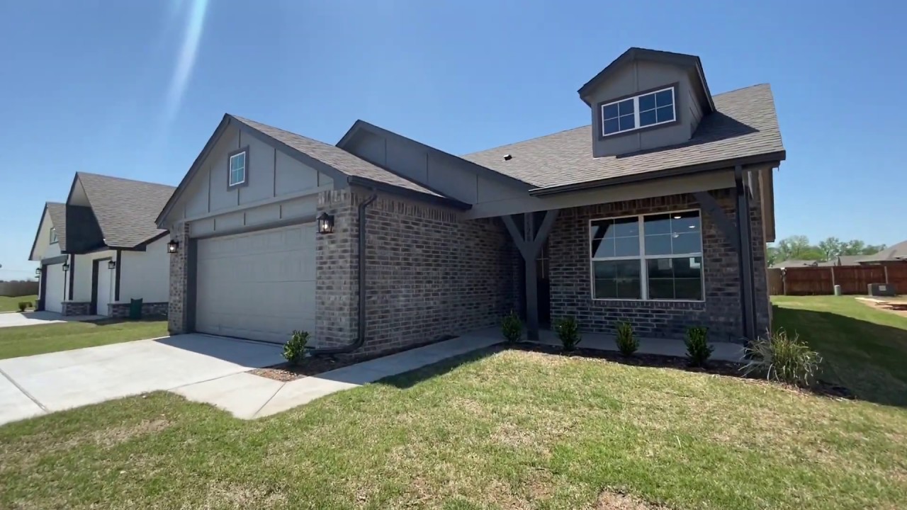 Weston Classic Plan in The Bungalows at Willow Creek Bixby, OK A New Home from Simmons Homes