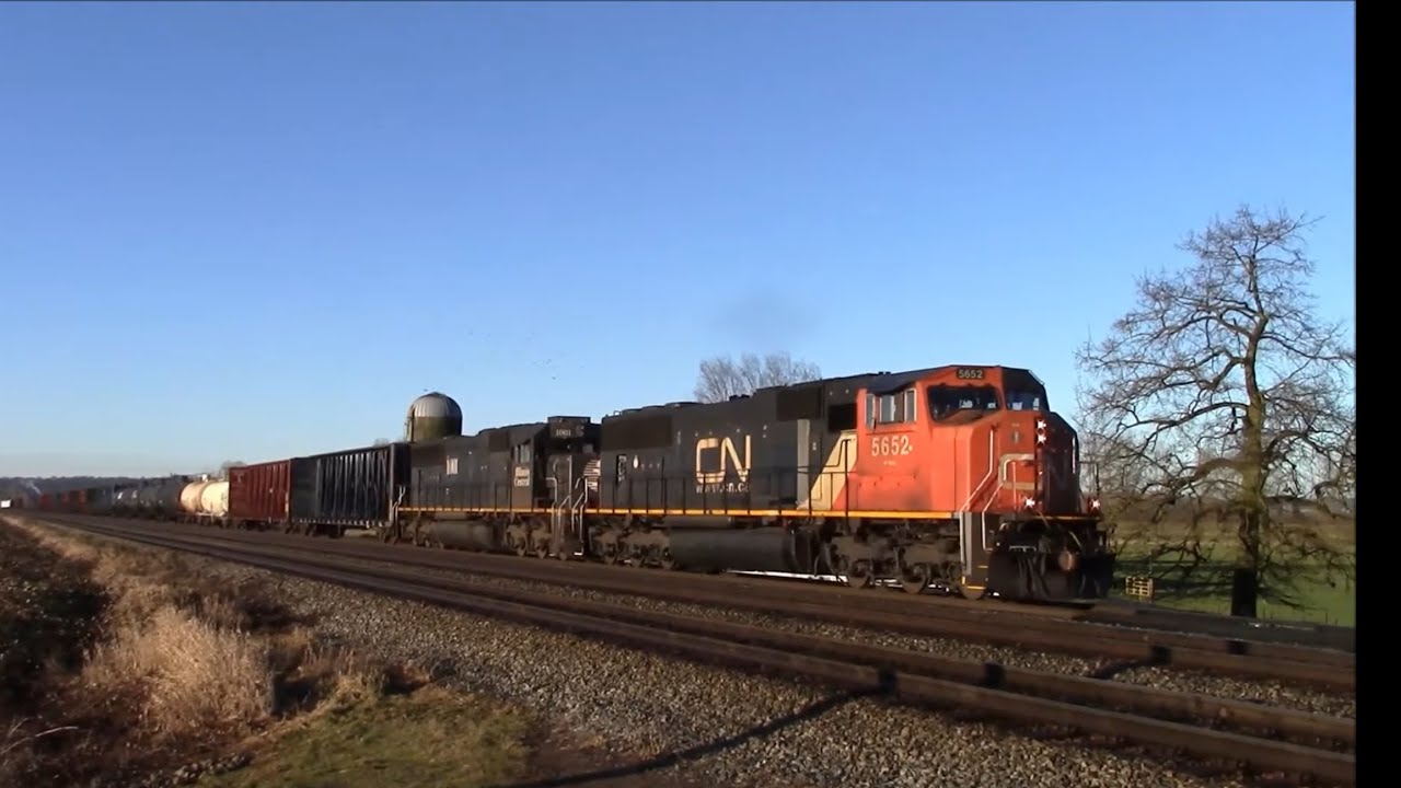 Throwback!! EMD vs GE Meet!!! CN 416 W/ IC SD70 Death Star Meets CP 867 @ Matsqui BC Canada 07JAN15