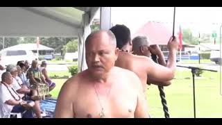 E ese le mamalu o lauga a lauao sinasina ua faamatua iai le tu'u. Fetalaiga ia Manuleleua