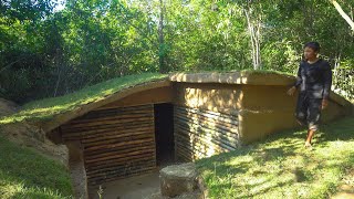 Building a Bamboo Dugout Villa in The Wild with a Mini Swimming Pool