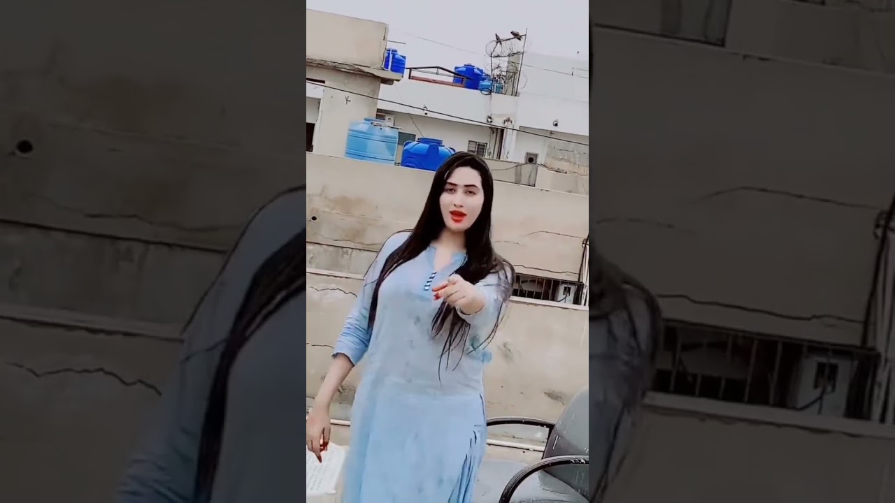 ⁣beautiful shemale model and dancer FIZA JAAN enjoying rain looking very hot 🔥 transgender