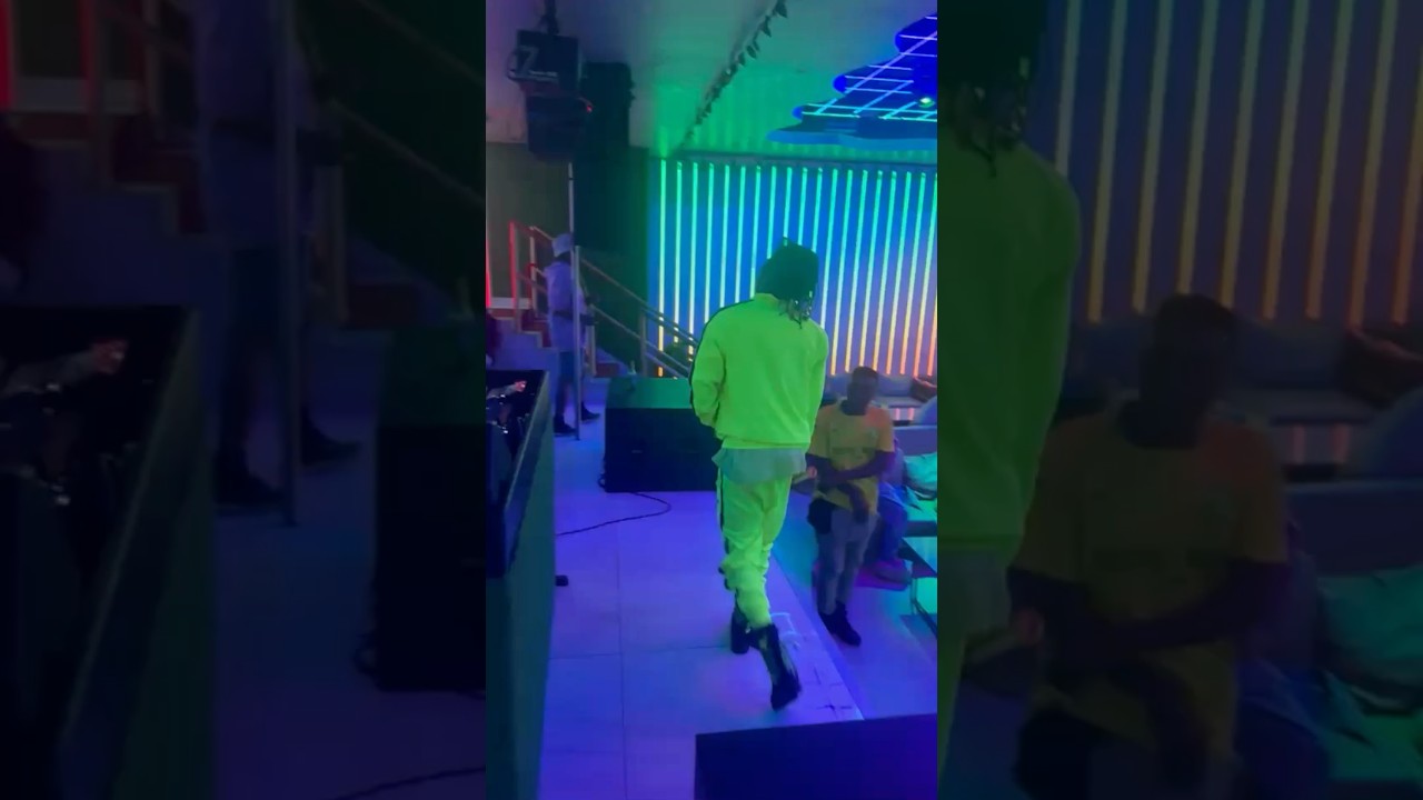 King Bobby Performing “WhatDoIKnow” #MotivationalSong #afrobeats #kingBobby #AfroPianoHangout 🌎