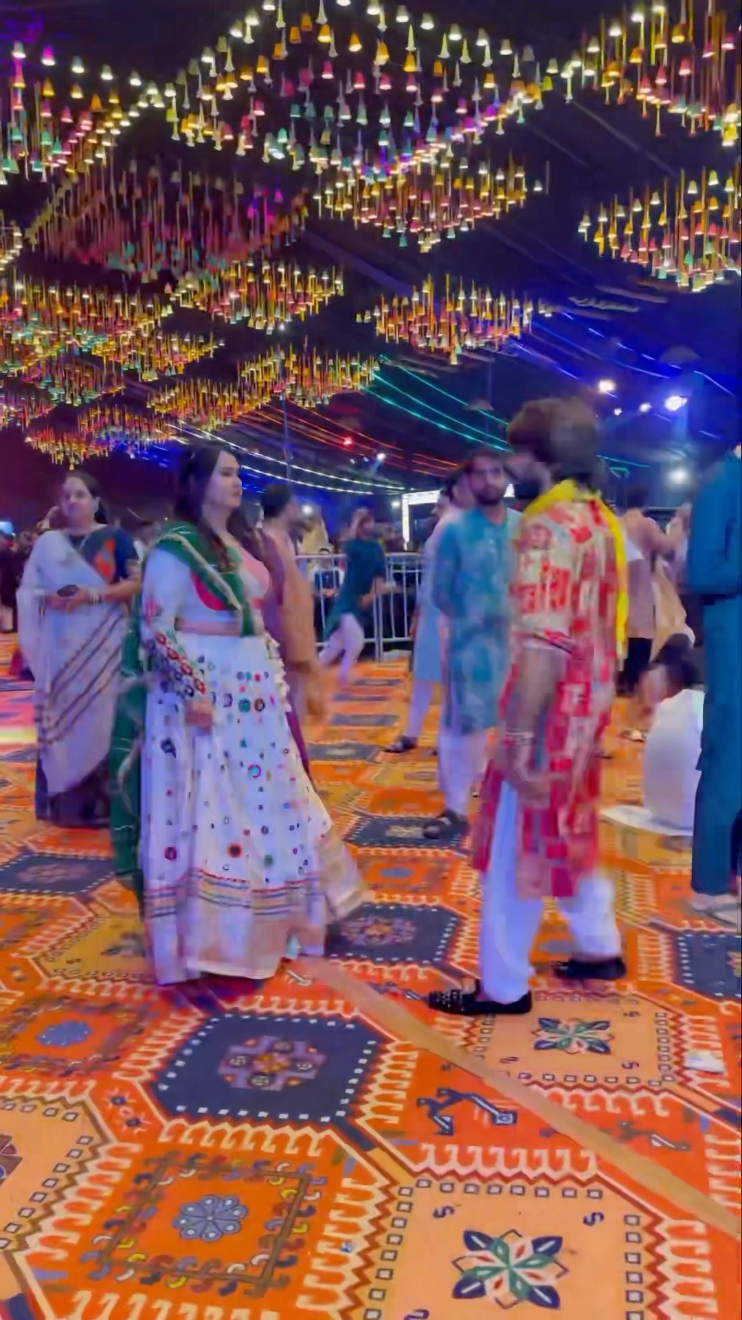 Navratri Mai aisa hi hota h?? #navratri #garba #shorts #pjdivya