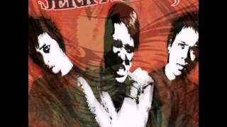 JERKYSUCKS BALI : BERCINTA