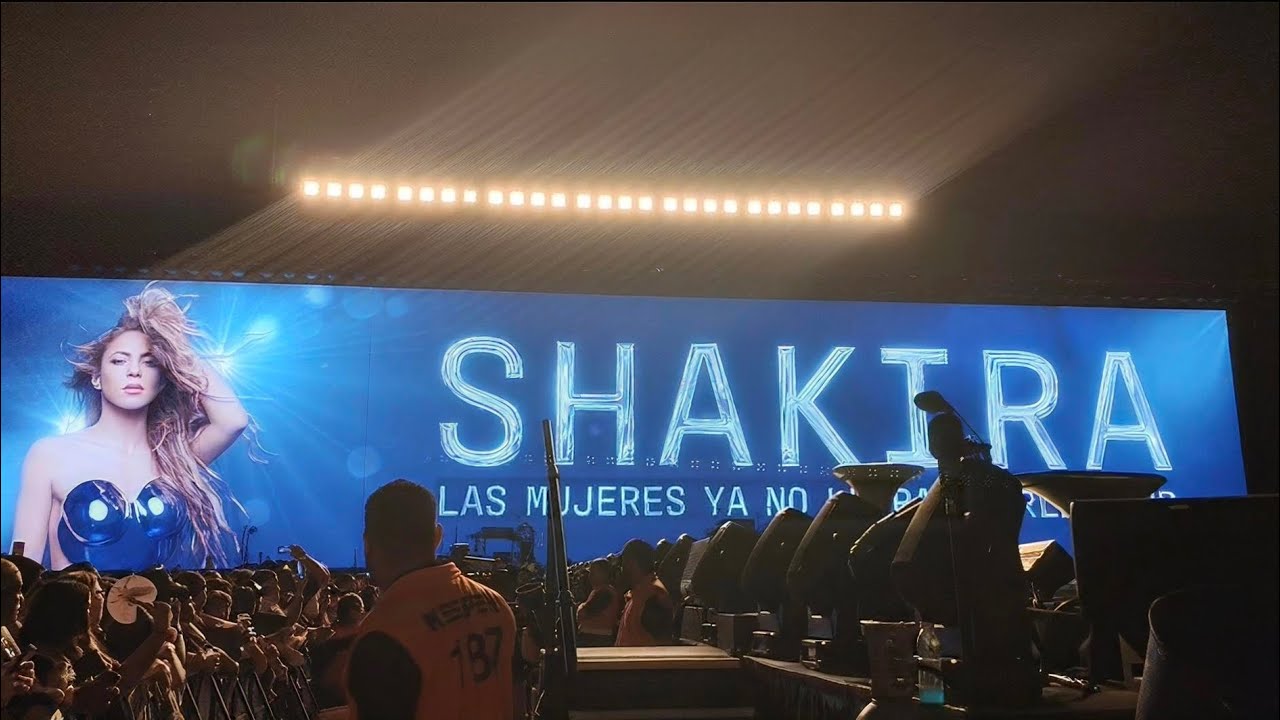 Shakira-Las Mujeres Ya No Lloran World Tour 2025 Uruguay Día 2/ la fuerte-girl like me