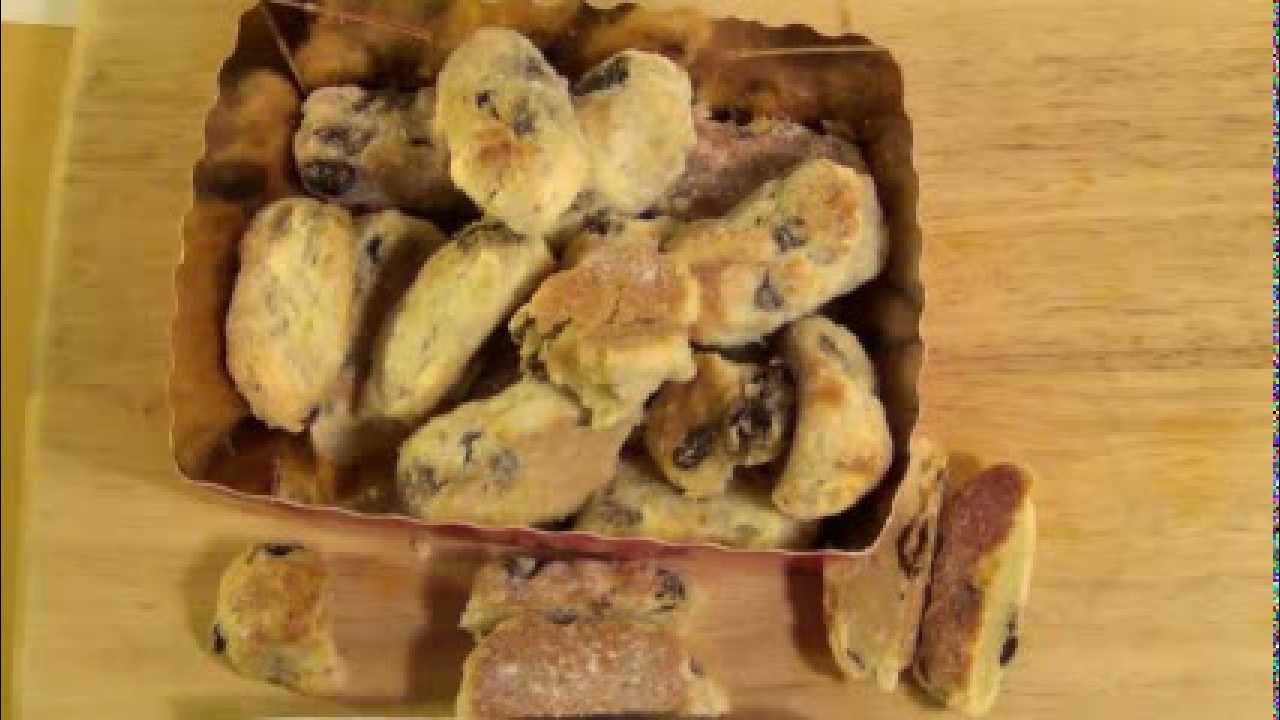 Mini Marzipan Butter Stollen Favorina LIDL - YouTube