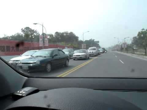 義大世界塞車潮