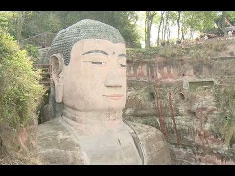 Video: Berühmte Riesige Buddha-Statue In China öffnet Zur Öffentlichkeit Wieder