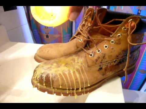 Video: How To Remove Wax From Suede