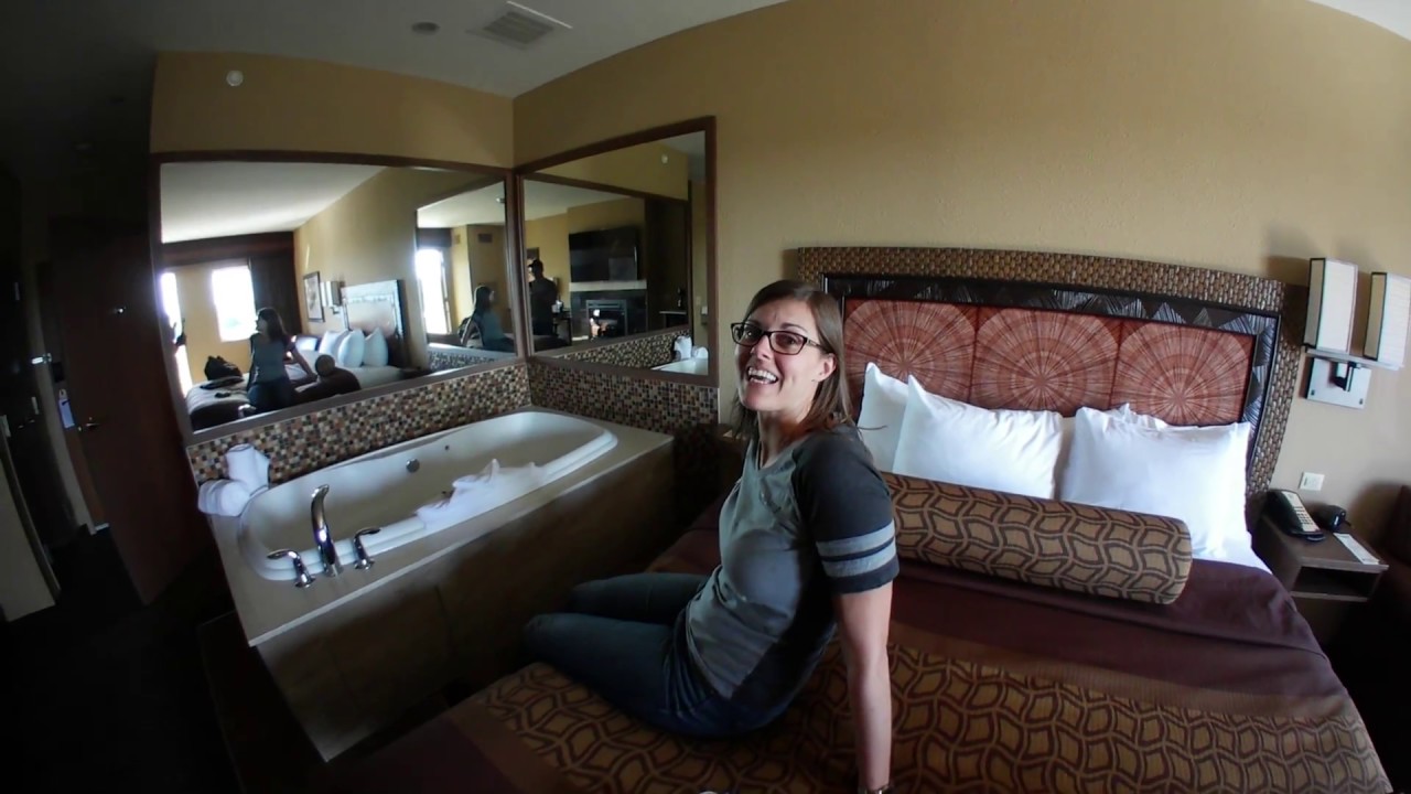 Mini Honeymoon Exploring Our Room At Kalahari Resort In Pocono Youtube