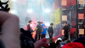 Best Song Ever- One Direction GMA (11-26-13)