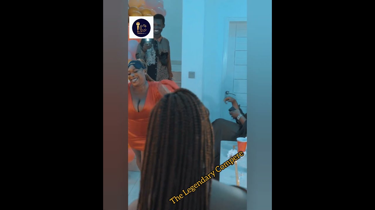 Blindfold Game With The Legendary Compere Thelegendarycompere Funnygames Picnicgames Houseparty