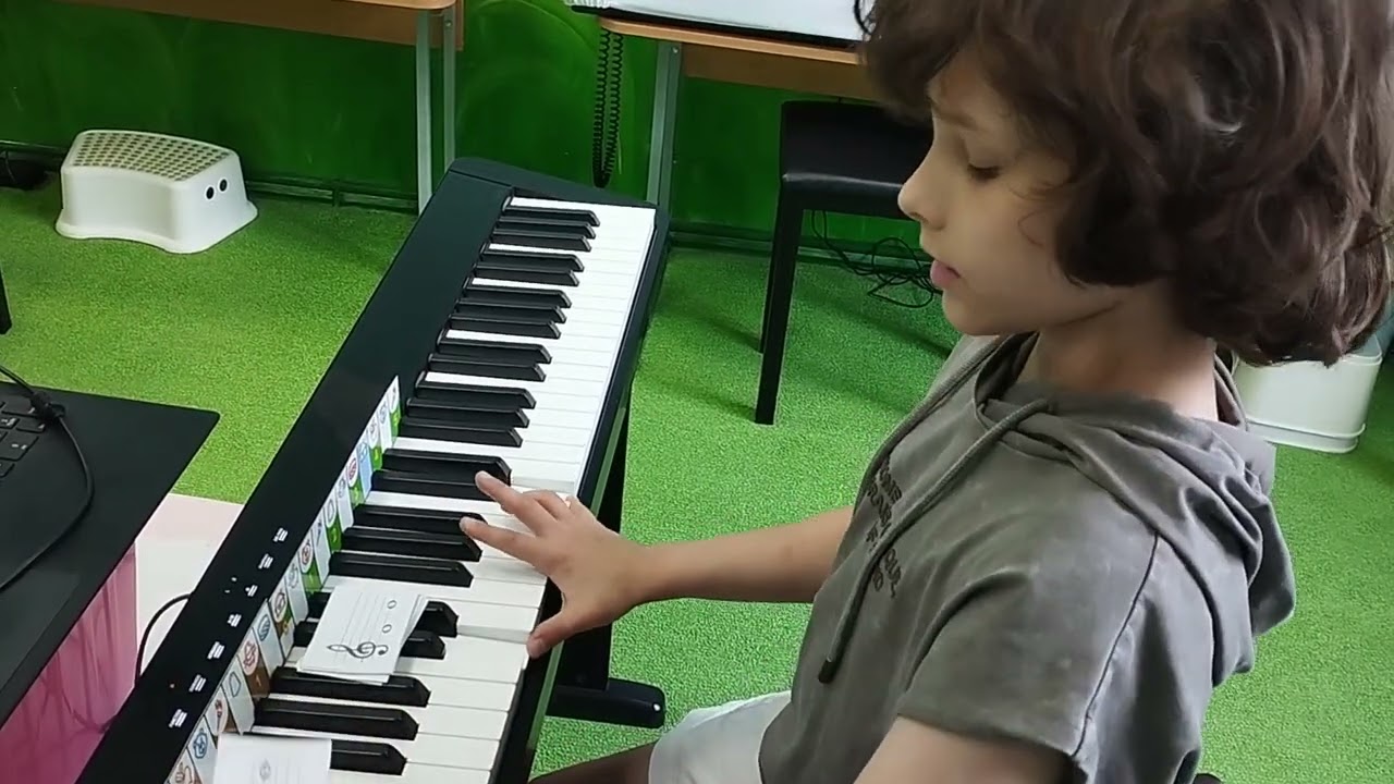 Soft Mozart Academy 2025: Miron (9), интервалы от ноты РЕ