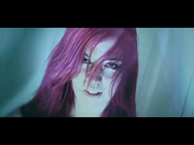 Guarda Novacrow Bow Down Official Music Video su YouTube Guarda Novacrow Bow Down Official Music Video su YouTube