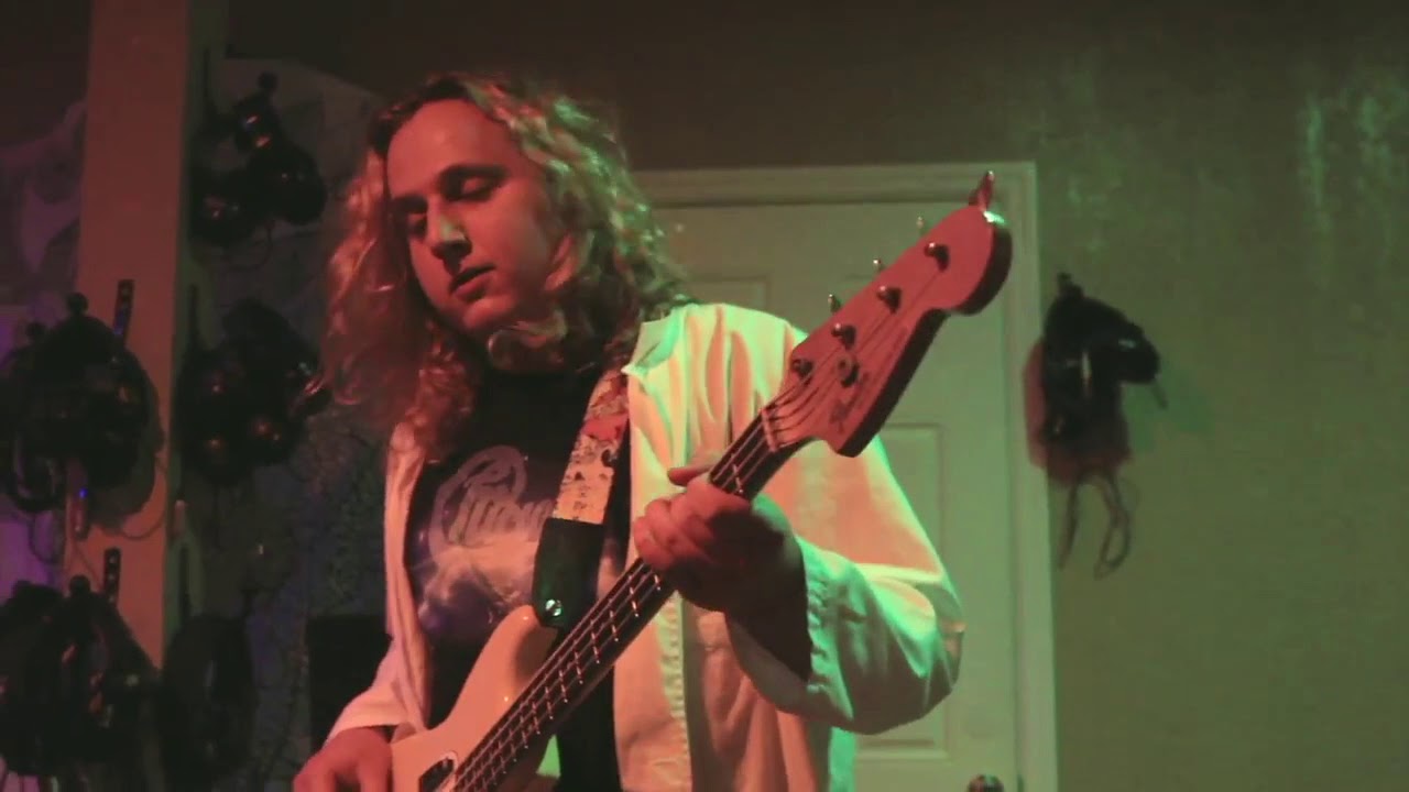 Mira Faze Wave - Makeout (Live at A1A) en YouTube Mira Faze Wave - Makeout (Live at A1A) en YouTube