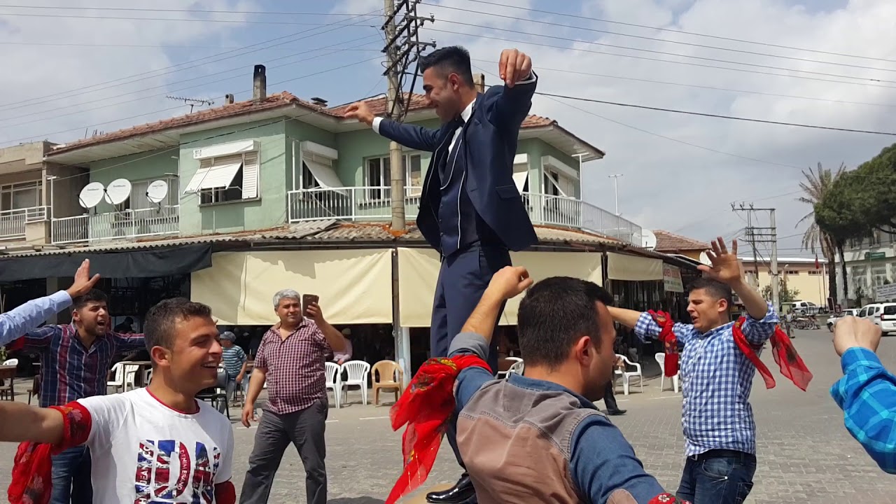 Manisa Salihli durasıllı kasabası Seyman takımı. Mehter marşı eşliğinde. Gelin alma zoraki 914