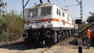 TATA 37026 WAP 7 22885 Mumbai LTT Tatanagar Antyodaya Express