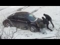 08 ноября 2016г. Владивосток: машина застряла в снегу