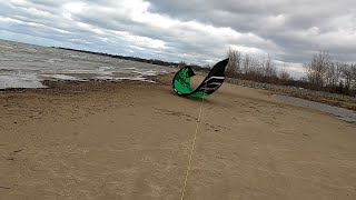 edt kiteboarding tips: How to self land using the lower center line