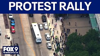 Rally held to support Minnesota protesters charged with conspiracy to block ICE efforts