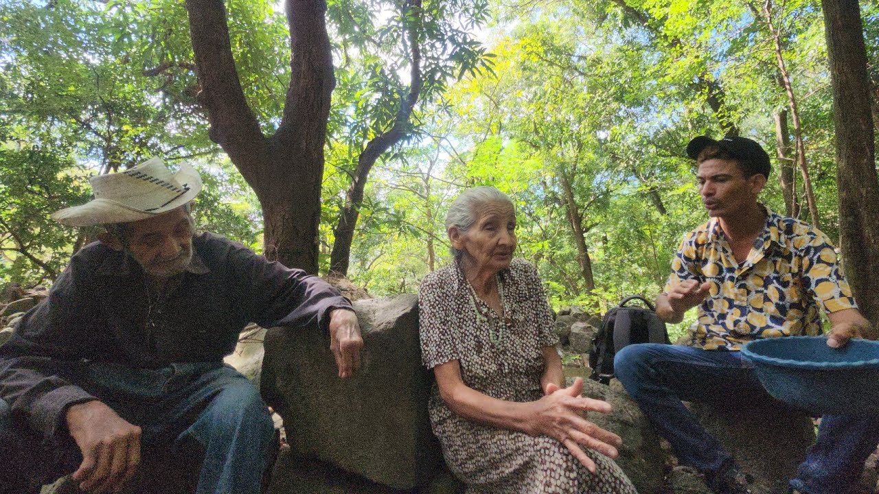 De regreso a la montaña con el matrimonio de más de 90 años en cabañas el salvador 