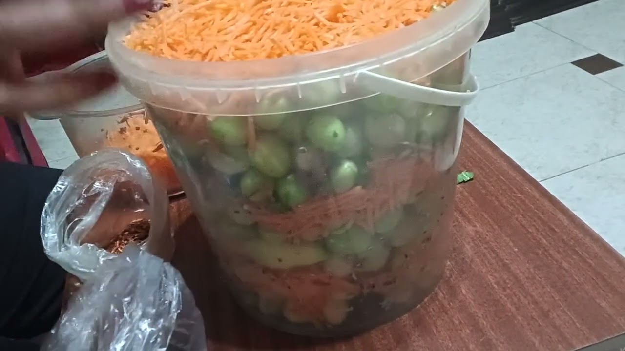 يلا نعمل احلى زيتون المخلل بي اسهل طريقه