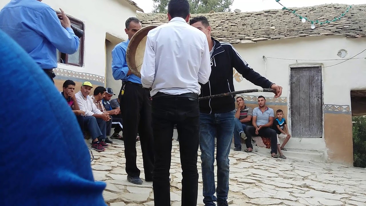 تبوريدة وعرا مع لزرق