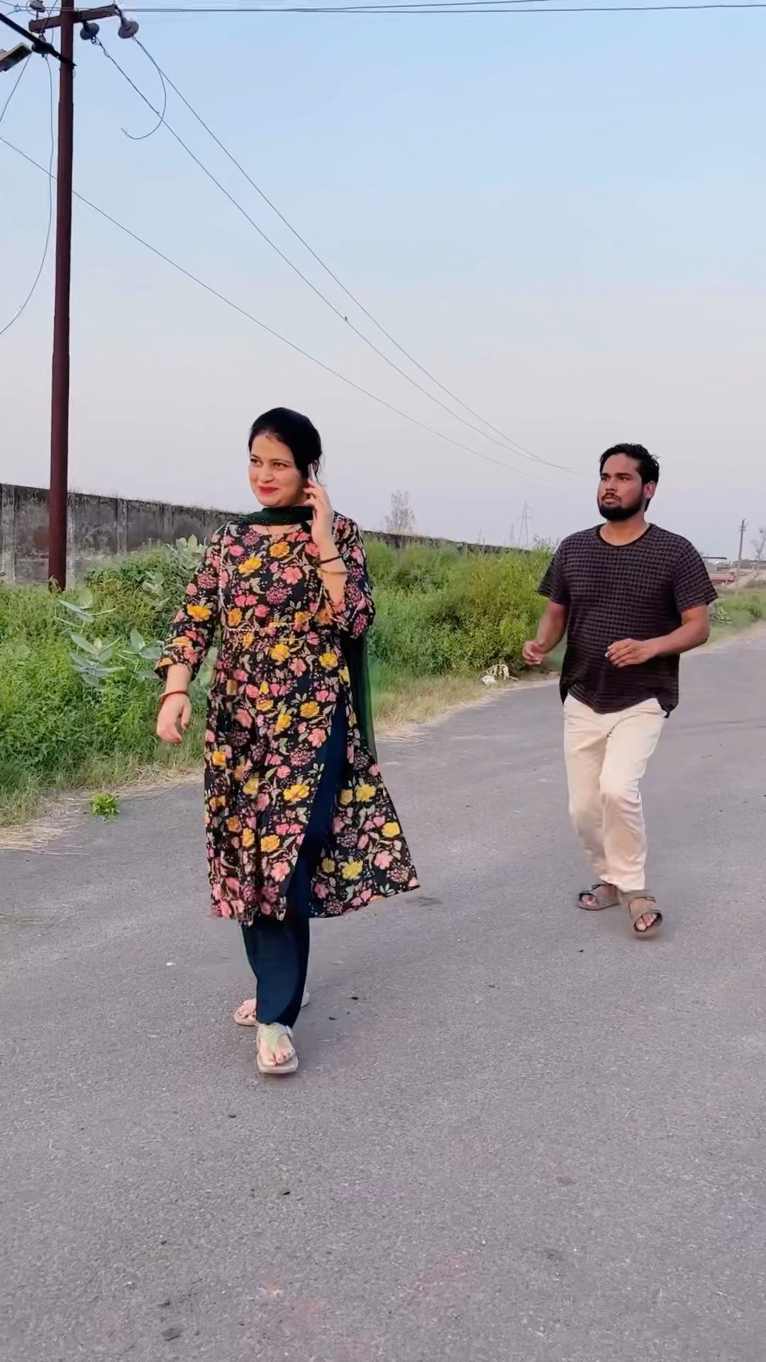 simran ko magic car ne bacha liya ? #comedy #funny #shortsfeed  #youtubeshorts #shorts