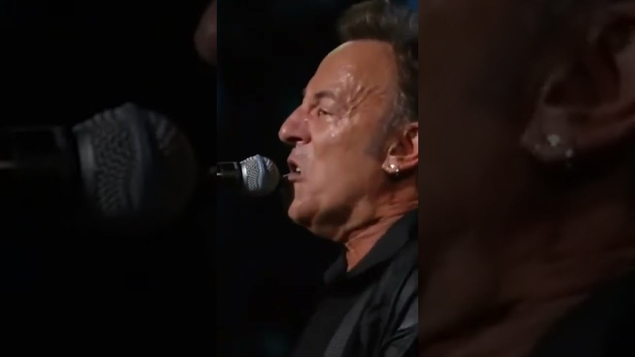 YouTubeでJohn Fogerty & Bruce Springsteen - "Fortunate Son"を視聴 YouTubeでJohn Fogerty & Bruce Springsteen - "Fortunate Son"を視聴