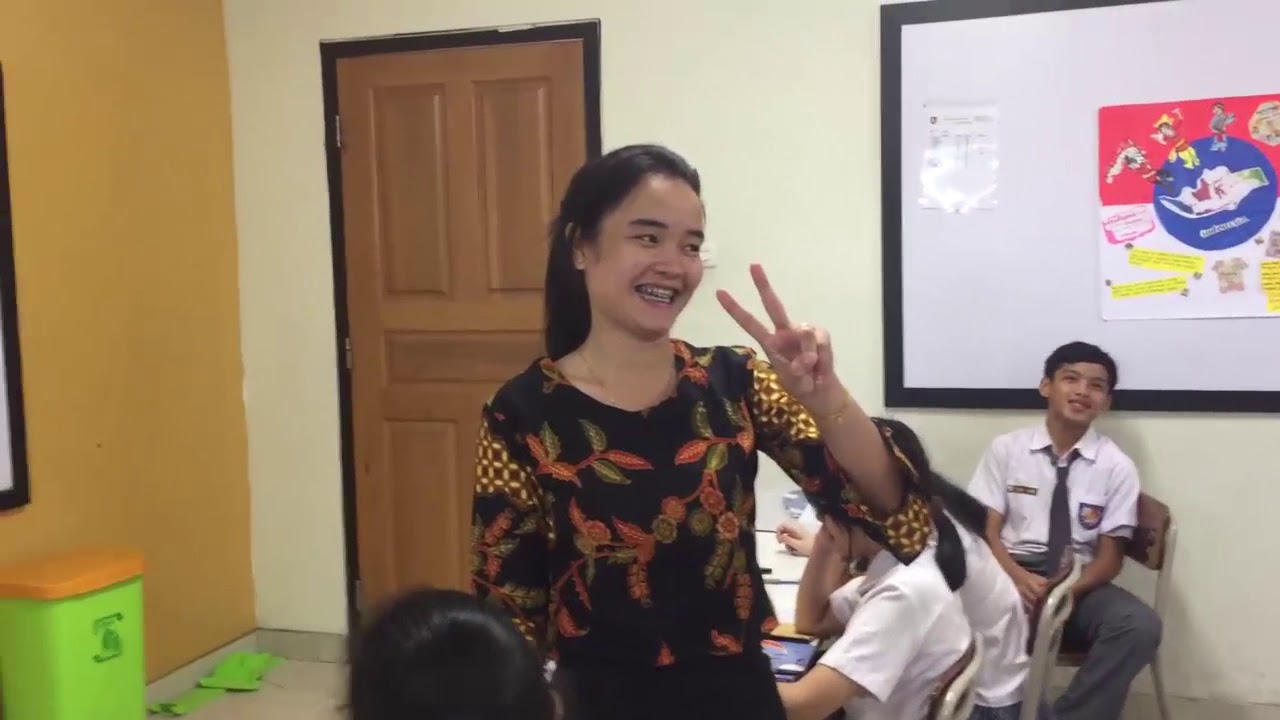 Video mengajar asking and giving opinion