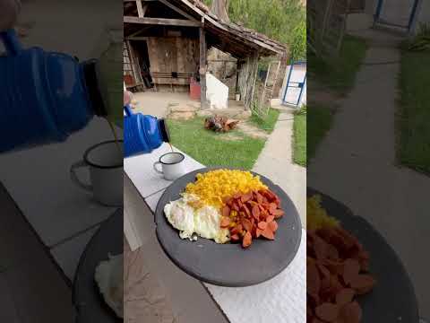 Café da manhã com ovos mexidos como fazia minha avó