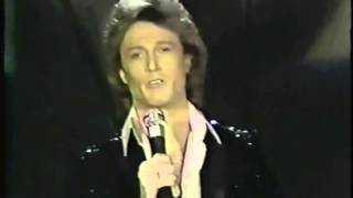 Andy Gibb Intros Smokey Robinson