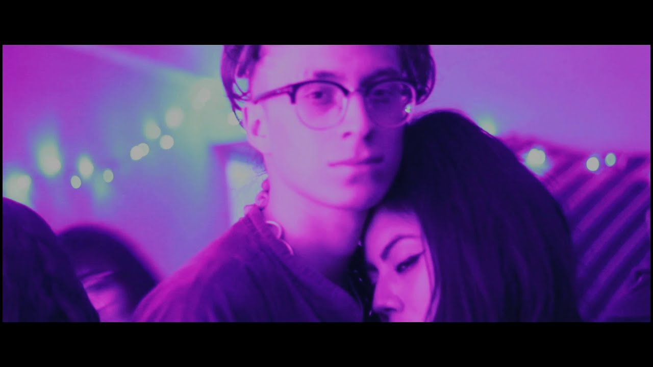 DONT STOP PARTY💜- Jay Jimenez, Yi Cast & Yxxngzhu (VIDEO OFICIAL) auf YouTube ansehen DONT STOP PARTY💜- Jay Jimenez, Yi Cast & Yxxngzhu (VIDEO OFICIAL) auf YouTube ansehen