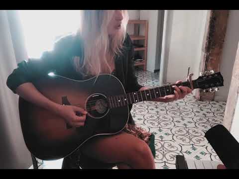 Lydia&Sebastien - Midnight Sky (Live Acoustic Performance)
