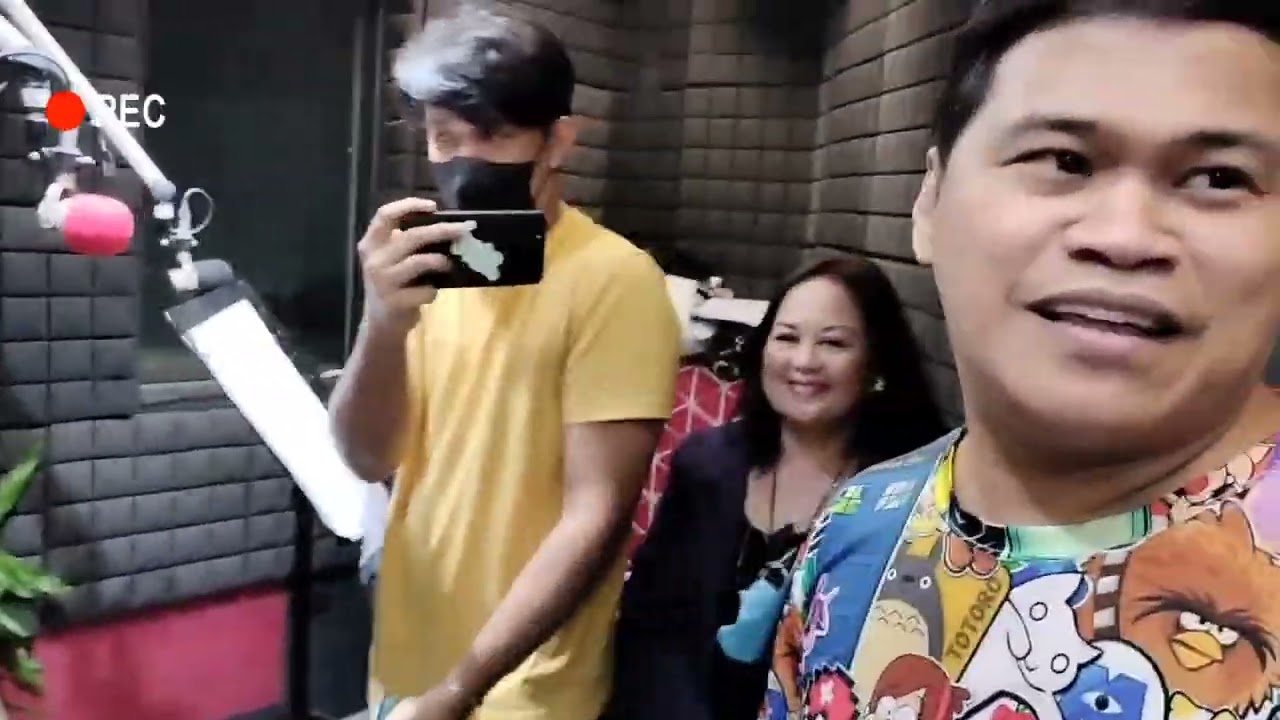 DZRH Radio Drama, Ogie Diaz namangha kung papano ginagawa ang mga sound effects.