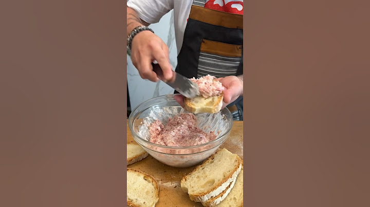 Bruschette salsiccia e stracchino🤤😋 i ricordi di una volta !!! #ricette #bruschetta #salsiccia
