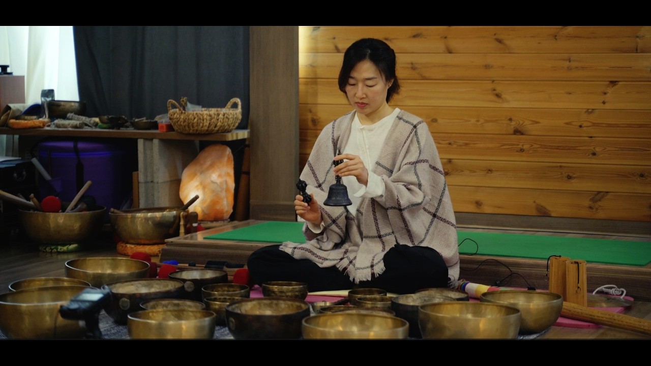 a SINGING BOWL play by RATNA. 라뜨나 선생님의 싱잉볼 연주 #제야딥 #라뜨나 #제야딥요가 #soundmeditation #싱잉볼 #필클락 #감정시계