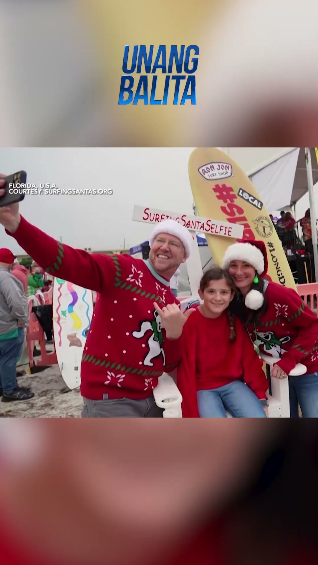 Santa Claus is still in town #shorts | Unang Balita