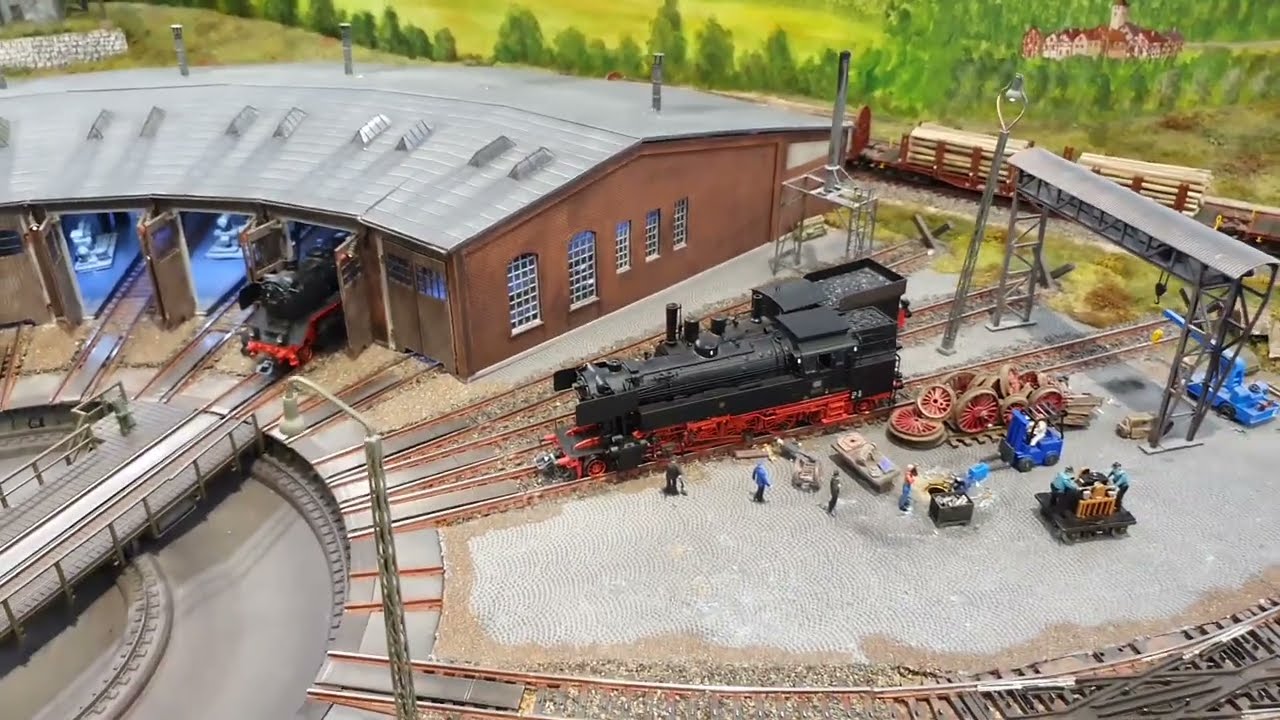Modelleisenbahn erleben: Reise durch die beeindruckende Miniaturwelt der Züge (model train/railway)