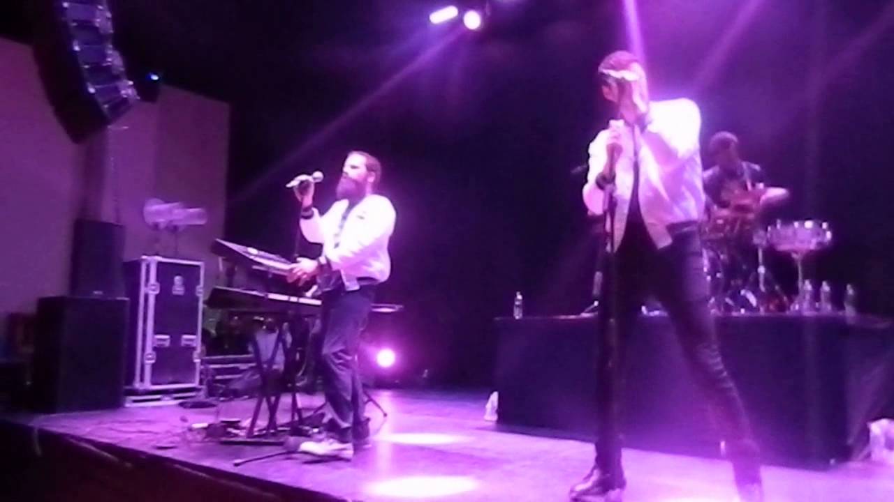 Capital Cities - Holiday (Live at Side-show Lollapalooza Chile) camera iphone 8 plus apk