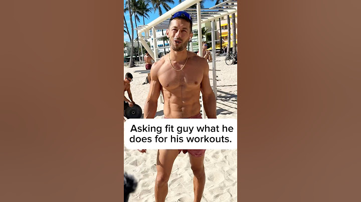 Asking fit guy what he does for his workouts. #calisthenics #miami #workout #pullups
