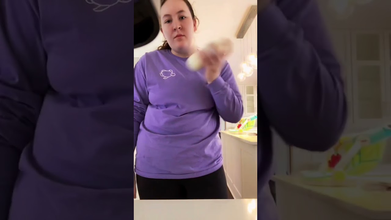 Make a bottle with the Baby Brezza Instant Warmer Advanced fast enought to avoid a crying baby!