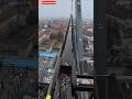Teilmontage eines 80 Meter Kranauslegers