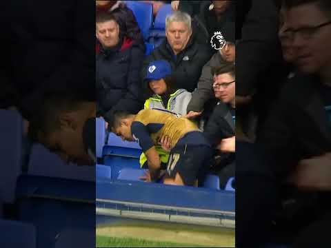 Alexis Sanchez Taking A Seat 😂🪑