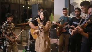KAREUEUS - SANGKURIANG LIVE BOOMI FALS
