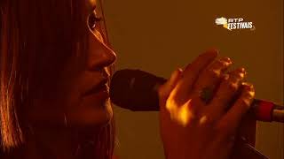 Warpaint  - NOS Alive!, Oeiras, Portugal (2017-07-07) screenshot 1