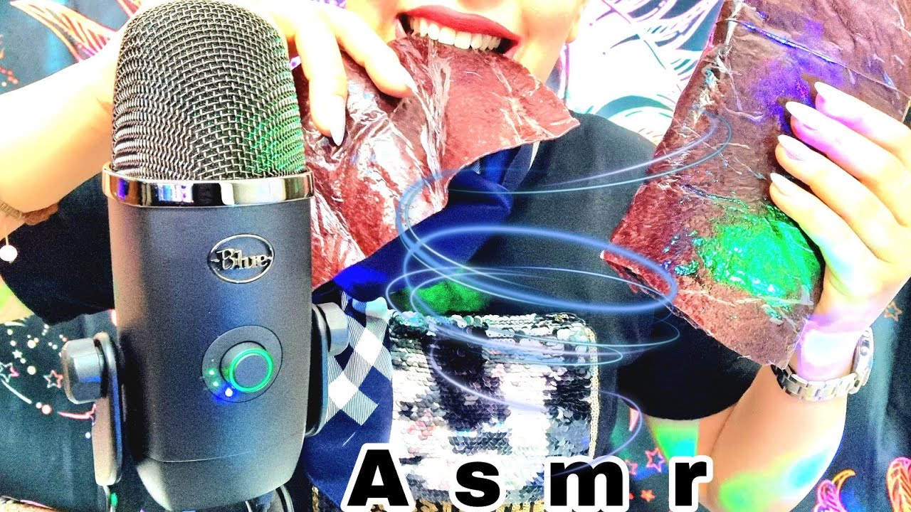 Asmr/asmr eating sounds blackberry fruit-roll with my fingers, mouth sounds, nom nom, no talking💯😴