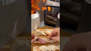 ВКУСНЕЕ, ЧЕМ СОСИСКИ В ТЕСТЕ 🔥 #рецепты #рецепт #бекон #выпечка #слоеноетесто #слоёноетесто